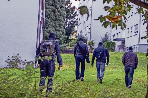 Ein Sondereinsatzkommando beendet im Oktober einen Großeinsatz der Polizei in Eglosheim. Foto: SDMG