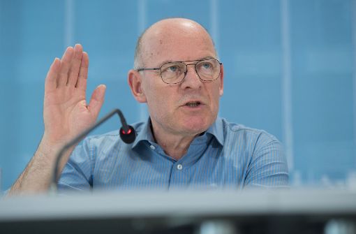 Verkehrsminister Winfried Hermann glaubt nicht, dass man auf Fahrverbote verzichten kann. Foto: dpa