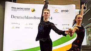 Für Katharina Belz und Dominik Stöckl ist ein Traum wahr geworden: Sie haben die Deutsche Meisterschaft Jugend im Standardtanzen gewonnen. Foto: picture alliance (z)