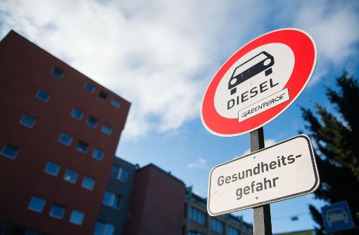 Fahrverbote für Dieselfahrzeuge unterhalb der Euronorm 6 soll es nach dem Willen der Gemeinderatsmehrheit in Stuttgart vorläufig nicht geben. Foto: dpa