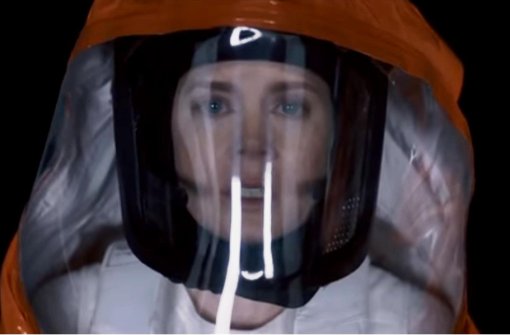 Die Linguistin Louise Banks (Amy Adams) versucht, friedlichen Kontakt zu Aliens herzustellen. Foto: Sony Pictures