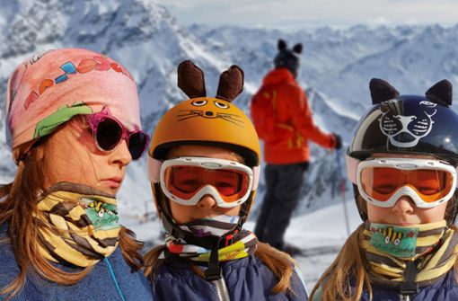 Das Konstanzer Start-up Gorfion hat die Lizenzen für Maus und Tigerente erworben, um die beliebten Kinderstars auf Skihelmen, Mützen und Schals abzubilden. Foto: Gorfion