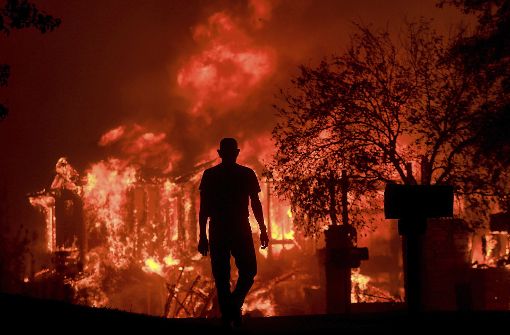In Kalifornien haben schwere Buschbrände mindestens zehn Tote gefordert. Foto: The Press Democrat