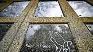 Vor allem die Urnengräber werden auf den Waiblinger Friedhöfen deutlich teurer. Foto: Gottfried Stoppel