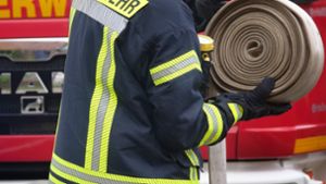 Die Feuerwehr war mit 13 Fahrzeugen, der Rettungsdienst mit mehr als 50 Helfern vor Ort (Symbolbild). Foto: IMAGO/Martin Wagner/IMAGO/Martin Wagner
