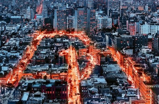 Hier pulsiert die Großstadt: Manhattans Stadtteil Hell’s Kitchen, wie ihn die Serie „Daredevil“ sieht.  Foto: Netflix