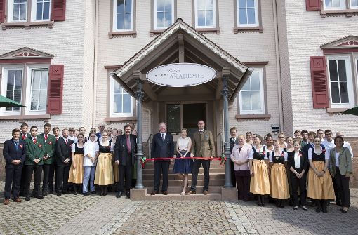 Im alten Schulhaus von Baiersbronn-Mitteltal wird jetzt der Hotel-Nachwuchs geschult. Foto: Hotel Bareiss