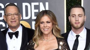 Tom Hanks und Rita Wilson mit ihrem Sohn Chet bei den Golden Globe Awards im Jahr 2020. Foto: imago images/ABACAPRESS