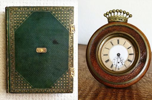 Das Gästebuch und die geerbte Uhr. Foto: privat
