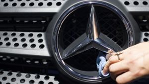 Kühlergrill eines Daimler-Geländewagens – Diesel ist der Antrieb der Wahl Foto: dpa