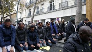 Ein muslimisches Straßengebet sorgt für hitzige Debatten. Foto: AP
