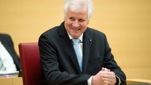 Mal wieder ohne verkniffenes Gesicht: Horst Seehofer am Mittwoch im bayerischen Landtag Foto: dpa