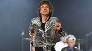 Mick Jagger steht im Stadtpark in Hamburg beim Start der Rolling Stones-Europatour „Stones - No Filter“ auf der Bühne. Foto: dpa