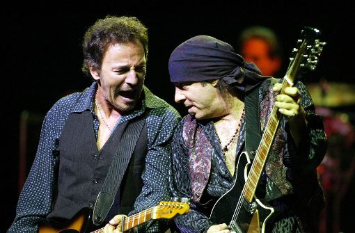 Little Steven (rechts) mit seinem Boss Bruce Springsteen Foto: AP