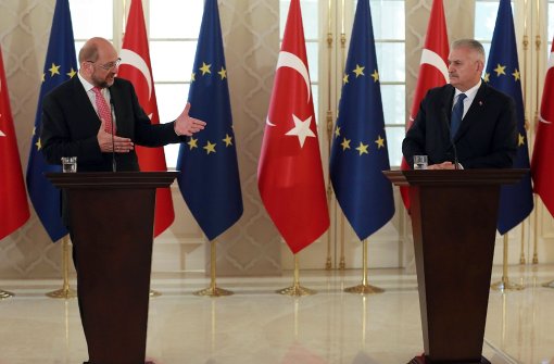 EU-Parlamentspräsident Martin Schulz (links) mit dem türkischen Ministerpräsidenten Binali Yildirim. Foto: AFP