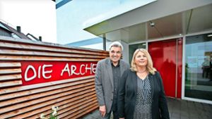 Wolfgang Kalmbach und Inge Starzmann haben den Trägerwechsel der Notzinger Arche vorbereitet. Foto: /Ines Rudel