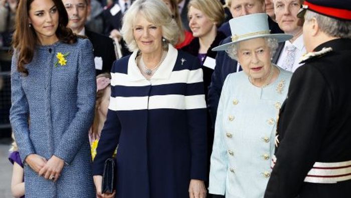 Queen, Camilla und Kate beim Shoppen