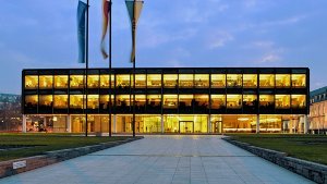 Zeitlos schön, aber technisch veraltet: Der Stuttgarter Landtag muss renoviert werden – eine Gelegenheit, die die Abgeordneten für weitere Neuerungen nutzen wollen. Foto: dpa