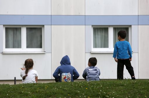 Kinder haben einen eintönigen Alltag in den beengten Asylunterkünften. Die Roten Peperoni wollen ihnen eine Auszeit ermöglichen. Foto: dpa