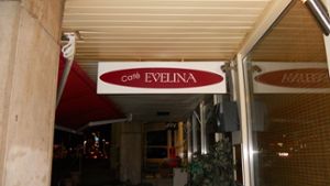 Das Café Evelina am Wilhelmsplatz ist an den Wochenenden gut besucht. Foto: Annina Baur
