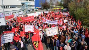 Mit einem starken Aufmarsch haben die Beschäftigten bei Rexroth protestiert. Foto: Eva Herschmann
