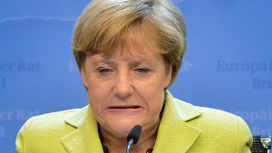Ob sich Bundeskanzlerin Angela Merkel tatsächlich einen Eimer Eiswasser über den Kopf schüttet? Wer die verrückte Ice Bucket Challenge schon bestanden hat... Foto: dpa