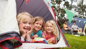 Beim Camping und Zelten mit Kindern muss an vieles gedacht und einiges eingepackt werden.