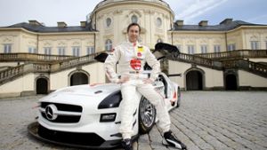 Bild des Anstoßes: Der frühere Formel-1-Pilot Heinz-Harald Frentzen vor Schloss Solitude Foto: dpa