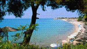 Heller Sand, türkisfarbenes Meer: Ein Hauch von Karibik am Agios Ioánnis Beach, einem der schönsten Strände auf Sithonia, dem mittleren „Finger“ der griechischen Chalkidiki. Foto: Brandl