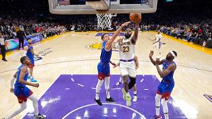 Lakers-Superstar LeBron James (23) ist der erste NBA-Spieler, der 40.000 Punkte in seiner Karriere erzielt hat. Foto: Mark J. Terrill/AP