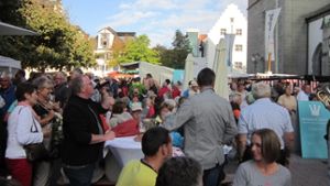 Die Idee stammt aus Radolfzell. Auf dem dortigen Marktplatz findet in den Sommermonaten jeden Donnerstag ein Abendmarkt statt. Foto: Maira Schmidt