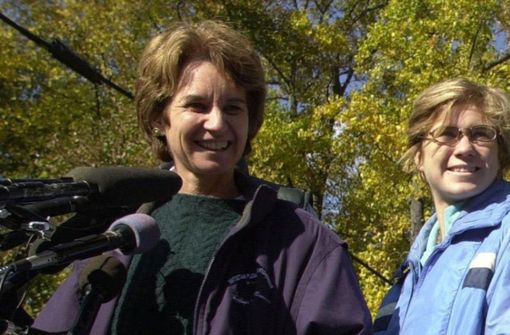 Nun herrscht traurige Gewissheit: Nicht nur Maeve Kennedy (rechts, neben ihrer Mutter Kathleen Kennedy) ist tot, auch ihr Sohn wurde nun tot gefunden. (Archivbild) Foto: dpa/The Washington Times