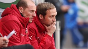 Der Trainer der zweiten Mannschaft des VfB Stuttgart, Andreas Hinkel (rechts), peilt auch gegen Ulm einen Sieg an. (Archivbild) Foto: Pressefoto Baumann