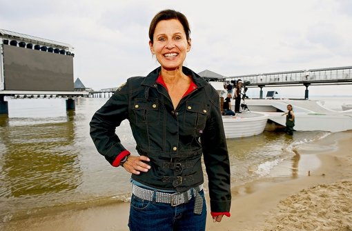 Ganz nah am Wasser: Katrin Müller-Hohenstein, Fußball-Moderatorin des ZDF Foto: dpa