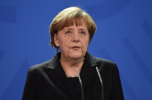 Bundeskanzlerin Angela Merkel (CDU) ist fassungslos über die Umstände des Absturzes der Germanwingsmaschine. Foto: dpa