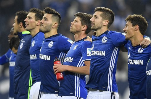 Schalke siegt 3:0 und die Spieler sind sichtlich stolz. Foto: AP