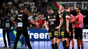 Die deutschen Handballer wollen die Enttäuschung aus dem verlorenen Halbfinale gegen Dänemark abschütteln – und mit Bronze die EM beenden. Foto: dpa/Tom Weller