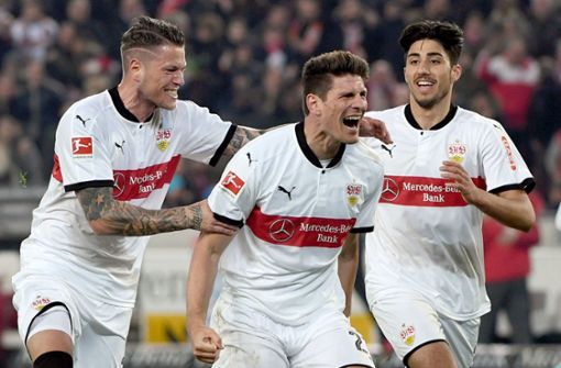 Daniel Ginczek, Mario Gomez, Berkay Özcan (v. li.): Jubelt der VfB auch in Mainz? Foto: dpa