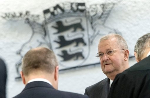 Wendelin Wiedeking vor dem Stuttgarter Gericht Foto: dpa