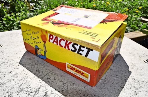 „Keine Panik“, damit wirbt die Deutsche Post auf diesem Pack-Set. Doch manch einer wird doch wütend, wenn sein Paket nur mit Verzögerung ankommt. Foto: Alexandra Kratz