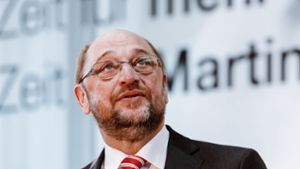 Der SPD-Kanzlerkandidat Martin Schulz will sozialpolitische Reformen des sozialdemokratischen Kanzlers Gerhard Schröder korrigieren. Foto: dpa