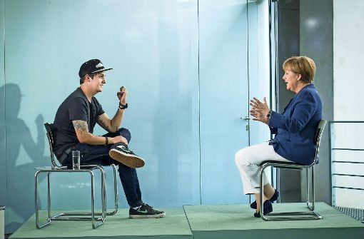 Der YouTuber Florian Mundt alias „LeFloid“ interviewte die Bundeskanzlerin bereits vor zwei Jahren. Foto: Getty Images
