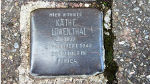 Der Stolperstein zum Gedenken an Käthe Loewenthal in der Ameisenbergstraße. Foto:  