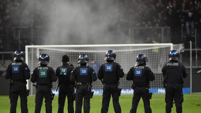 Sollen sich die Vereine an den Kosten für Polizeieinsätze beteiligen?