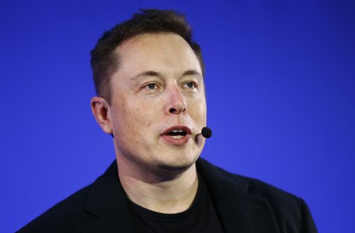 Tesla-Chef Elon Musk hat das Fahrassistenz-System „Autopilot“ seiner Elektroautos nach dem ersten tödlichen Unfall verteidigt. Foto: AP