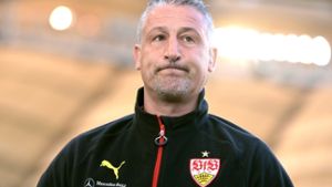 VfB-Trainer Jürgen Kramny hat sich auf einen Ersatz für den gesperrten Georg Niedermeier festgelegt. Foto: dpa