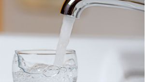 Der Wasserpreis könnte um bis zu 45 Prozent steigen. Foto: dpa