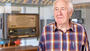 Arthur Staar war  schon als Kind von Radios fasziniert und sammelt die Geräte. Foto: Frank Eppler