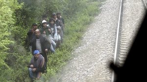 Zug überrollt mindestens 14 Flüchtlinge