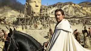 Ganz Ägypten steht voller Pyramiden, Sphinxe, Obelisken: Christian Bale als Moses in „Exodus: Götter und Könige“ - mehr Eindrücke aus dem Film in unserer Bildergalerie! Foto: Verleih